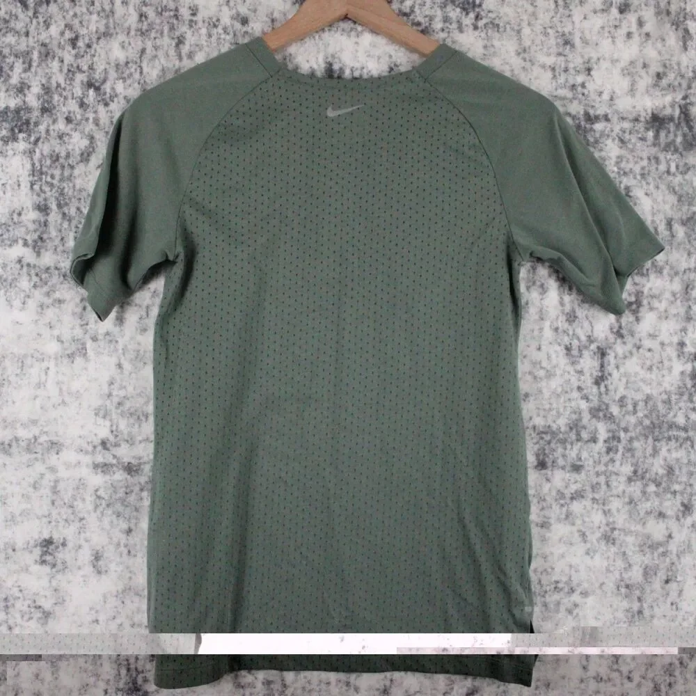 Nike Women’s Size XS Running Top T Shirt Short Sleeve Green AT4174-365